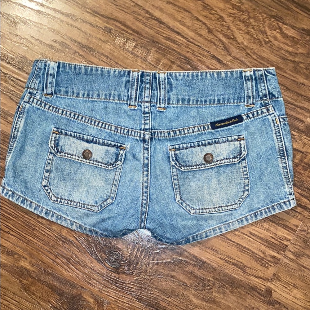 SOLD❌Abercrombie & Fitch Y2K vintage LOW rise shorts